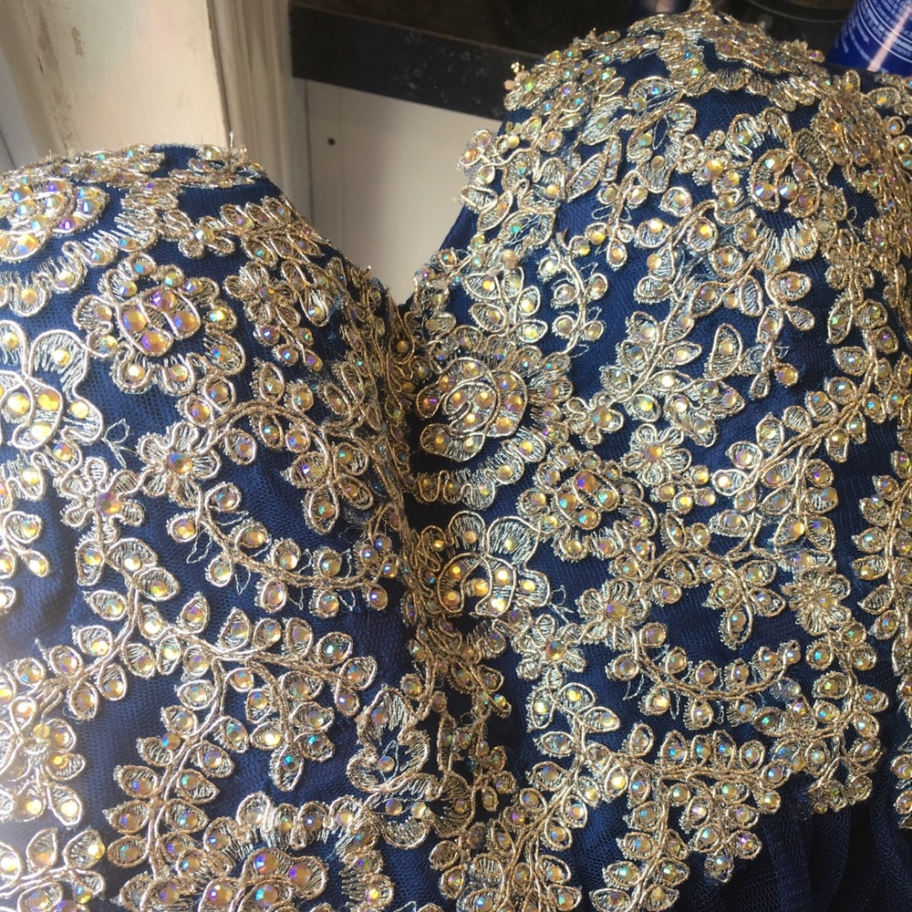 Prom/Graduation Dress - Picture 4 of 6